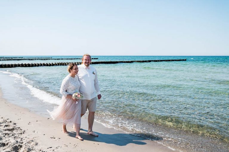 Brautpaarfotos am Strand von Ahrenshoop