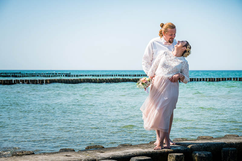 Heiraten am Strand von Ahrenshoop. Hochzeitsfotografin Ribnitz-Damgarten.