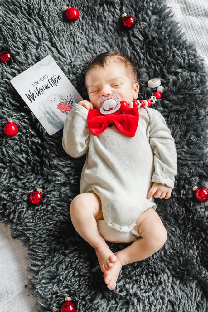 "Mein erstes Weihnachten"-Meilensteinkarte zum Babyfotoshooting zu Weihnachten Zuhause