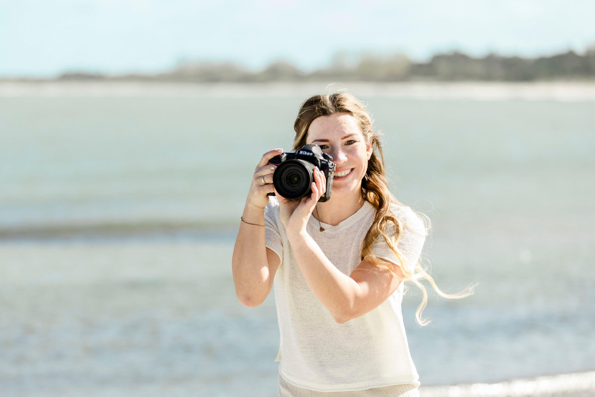 Fotografin am Strand von Markgrafenheide fotografiert