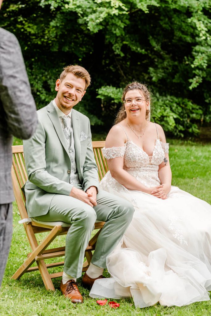 Brautpaar auf Gut Groß Siemen Hochzeit fotografiert
